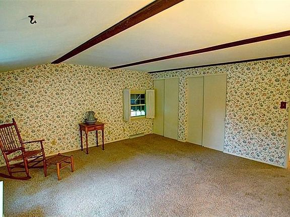 5th image of 3032 Dahlia Dr