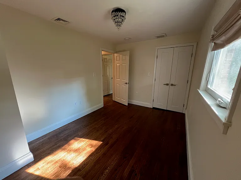 147 Lowell Ave — Photo 13