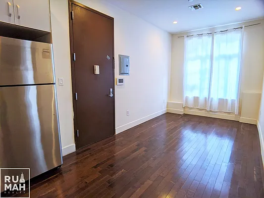 Rented by Rumah Realty Inc | media 2