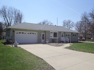 2661 Manor St, Waterloo, IA 50702