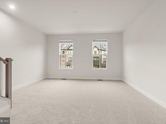 3rd image of 538 Levanna Ln