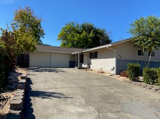 1664 Despina Dr, Ukiah, CA 95482