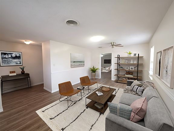 4th image of 600 Plano St