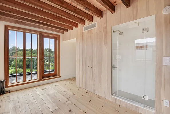 Sold by Compass | media 6