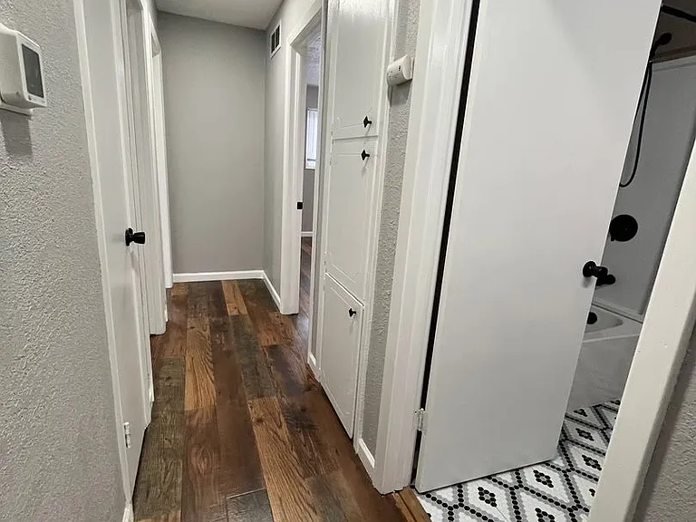4300 S Hickory Hill Rd — Photo 7