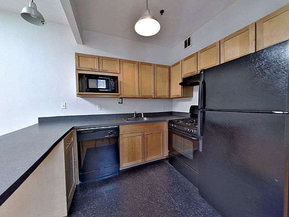 3rd image of 47-45 Vernon Blvd #3E