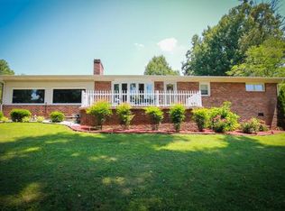 102 Woodhaven Dr, Johnson City, TN 37601