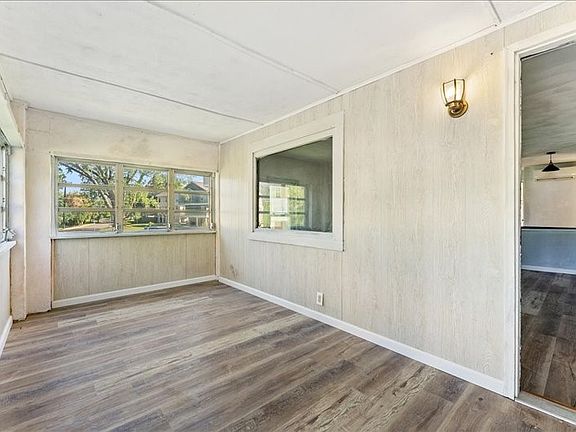 4th image of 33 Poplar St