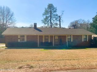 1002 Pecan Ln, Tylertown, MS 39667