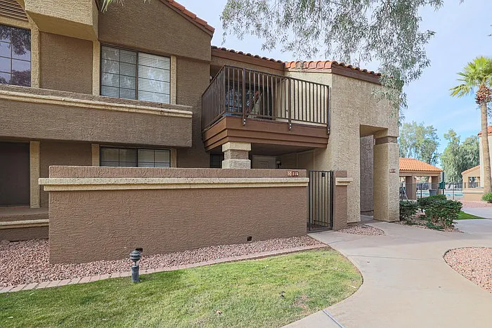 Building Photo - 1905 E University Dr #215