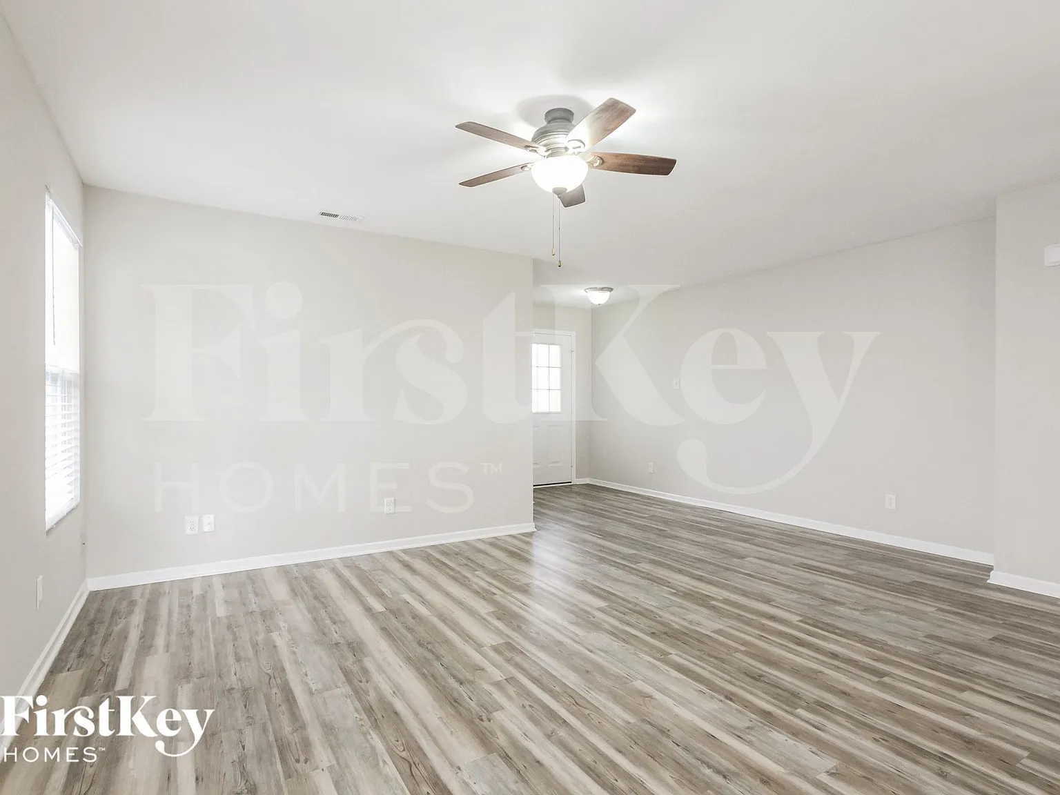3 bed, 2.0 bath, 1177 sqft, $1,925 — Photo 3