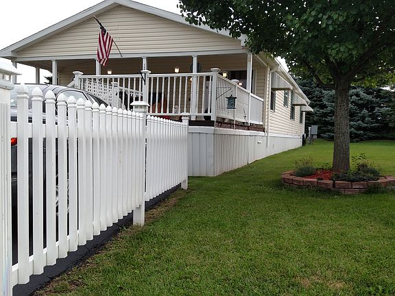 Driveway, Fence Right Side