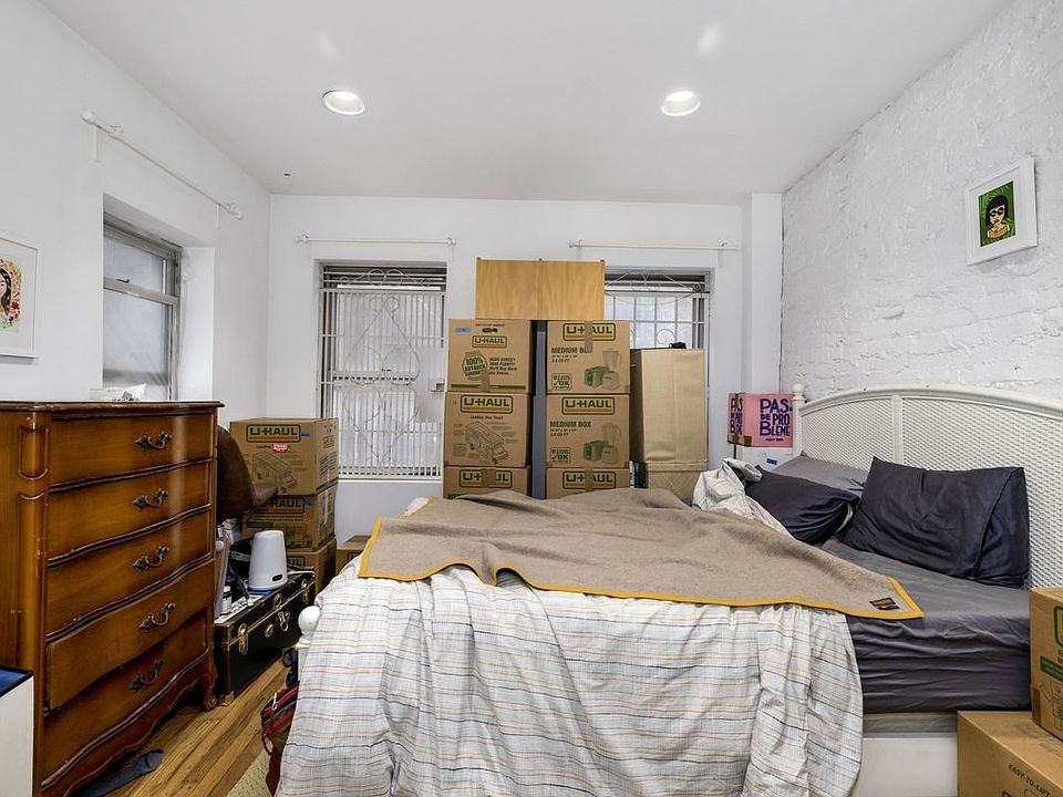 1st image of 427 E 6th St APT 4R