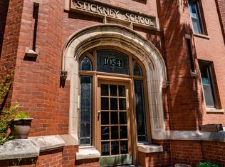 1054 W Hollywood Ave, Chicago, IL 60660