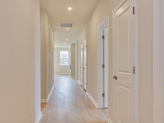 5th image of 4757 Hartshorn Cir