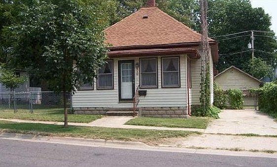 1st image of 416 N Elm St