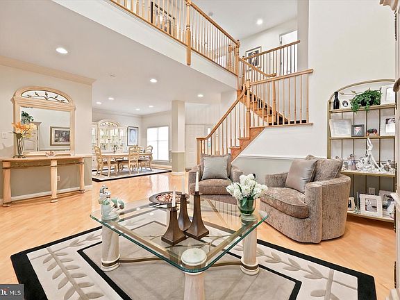 3rd image of 199 Birkdale Dr