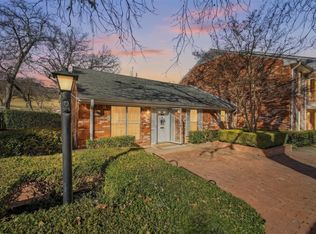 907 Roaring Springs Rd, Fort Worth, TX 76114