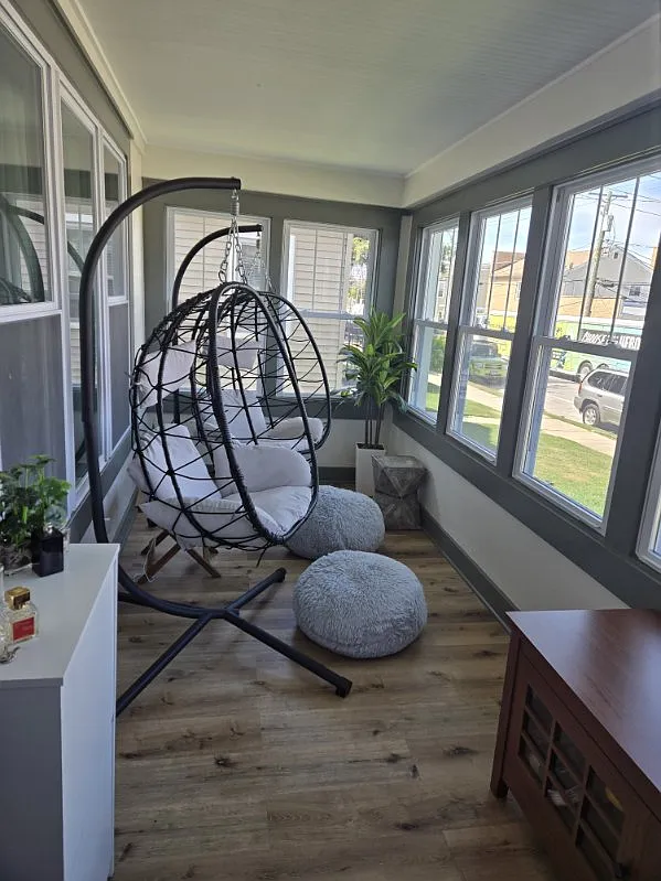 2 bed, 1.5 bath, 1440 sqft, $2,300 — Photo 2