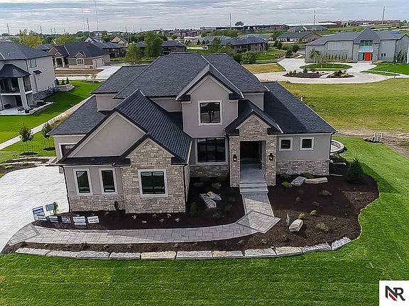 3rd image of 7721 S 97th Bay