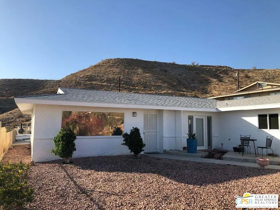 3 bed, 2.0 bath, 1350 sqft, $2,775 — Photo 2