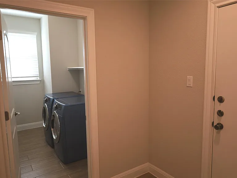 169 Isabella Way — Photo 15