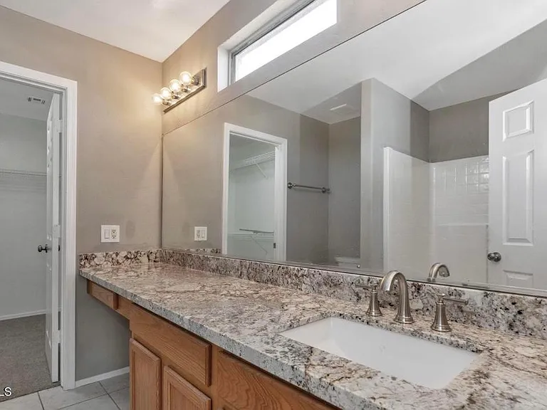 23949 W Hadley St — Photo 16