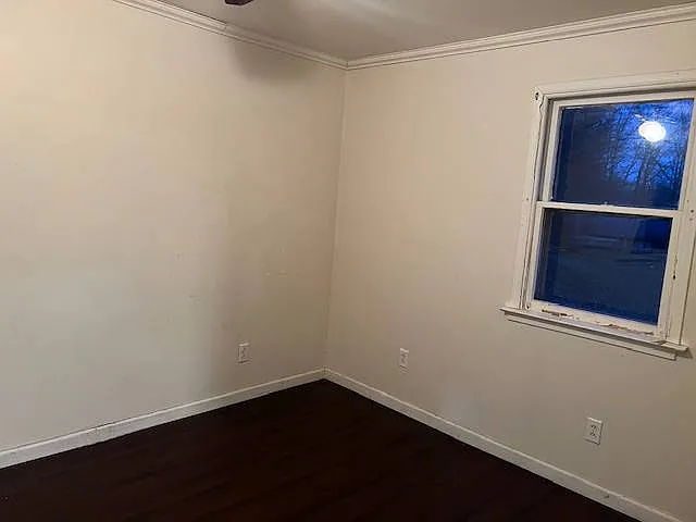 3 bed, 1.0 bath, $1,025 — Photo 3