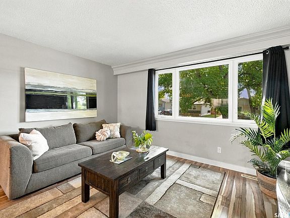 4th image of 134 Ross Crescent