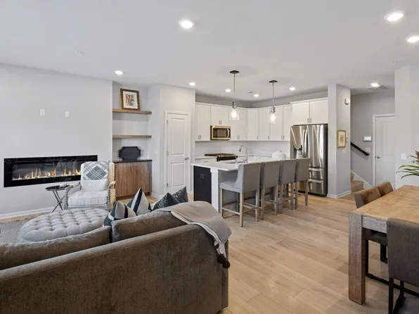 2422 N Blossom Cir, Long Lake, MN 55356