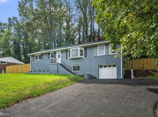 5822 Brookview Dr, Alexandria, VA 22310