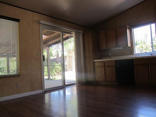 4th image of 605 Thunderbird Ct