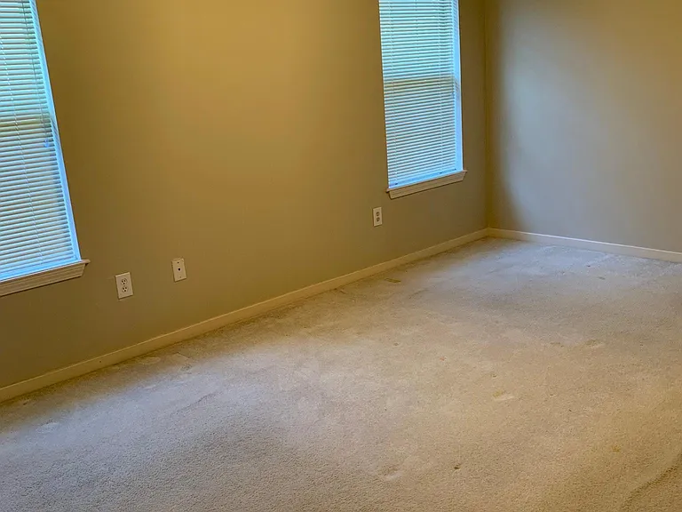 605 Biscayne Cv E — Photo 9