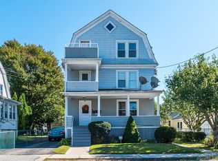 30 Pleasant St, New London, CT 06320