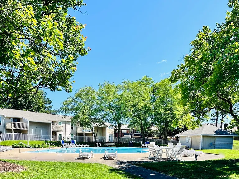 South Lake Apartments — Photo 13