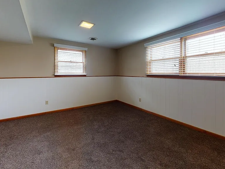 2409 Jackson St — Photo 17