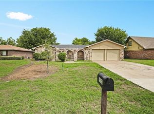 1537 Timberline Dr, Benbrook, TX 76126