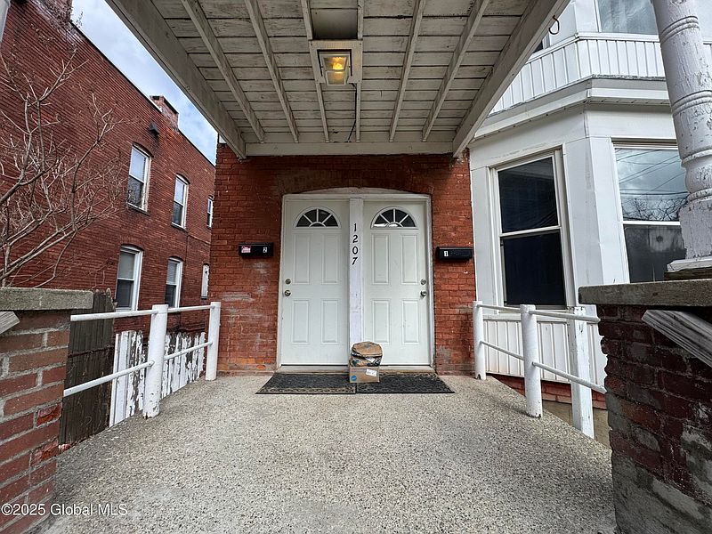 2nd image of 1207 Hutton Street
