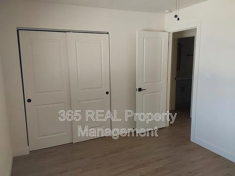 1701 Palm Dr #3 — Photo 7