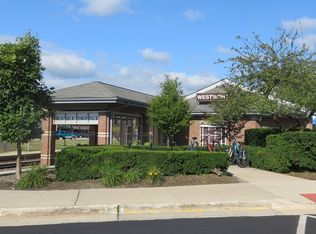 27 S Grant St, Westmont, IL
