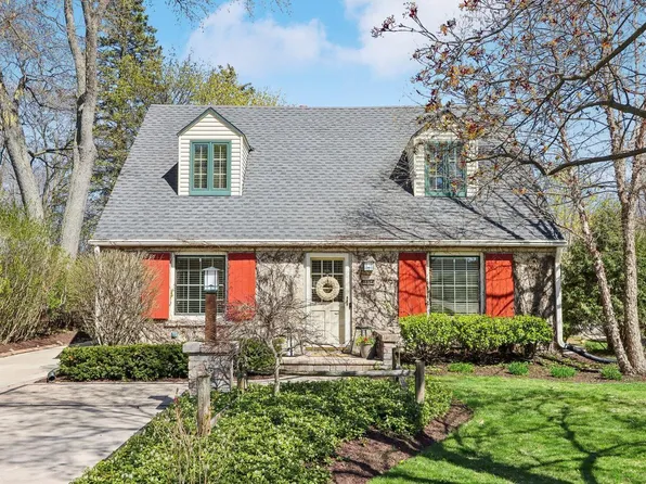 8034 North Regent ROAD, Fox Point, WI 53217