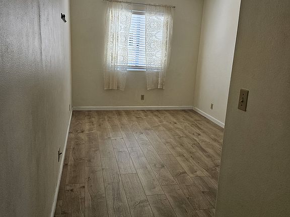5th image of 434 East Ave #4
