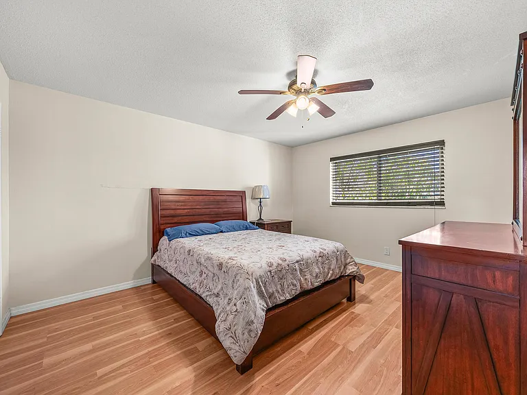 2615 NE 1st Ct #203 — Photo 22