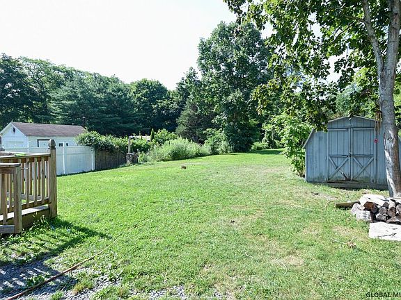 4th image of 421 Unionville Feura Bush Rd