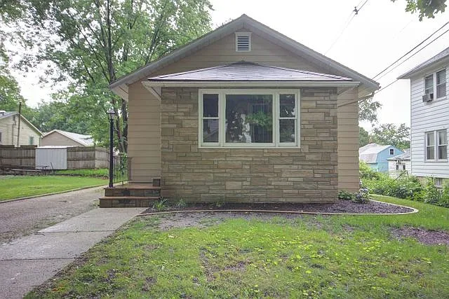 306 N Carson Ave photo 1