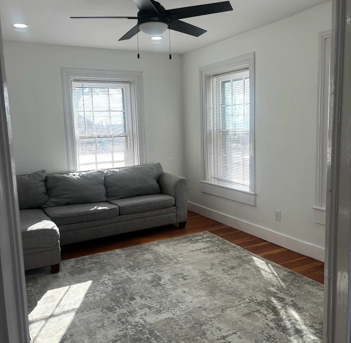 1 bed, 550 sqft, $995 — Photo 3