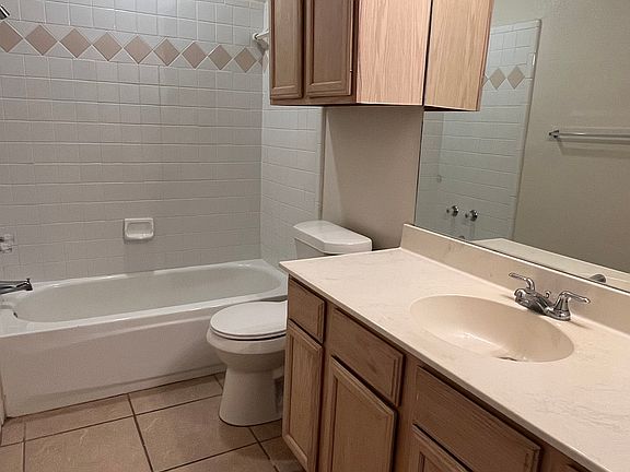 5th image of 3932 Bourbon St APT 4