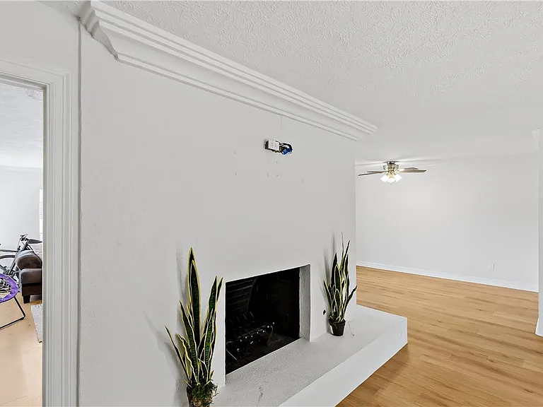 1405 Lawyer St — Photo 12