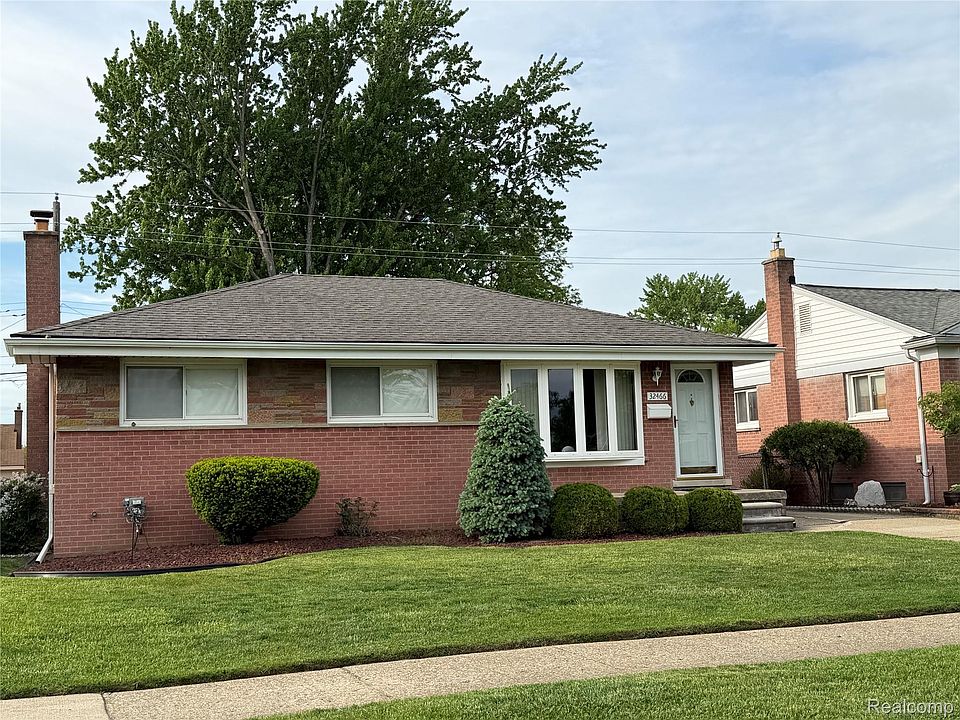 1st image of 32466 Avondale St