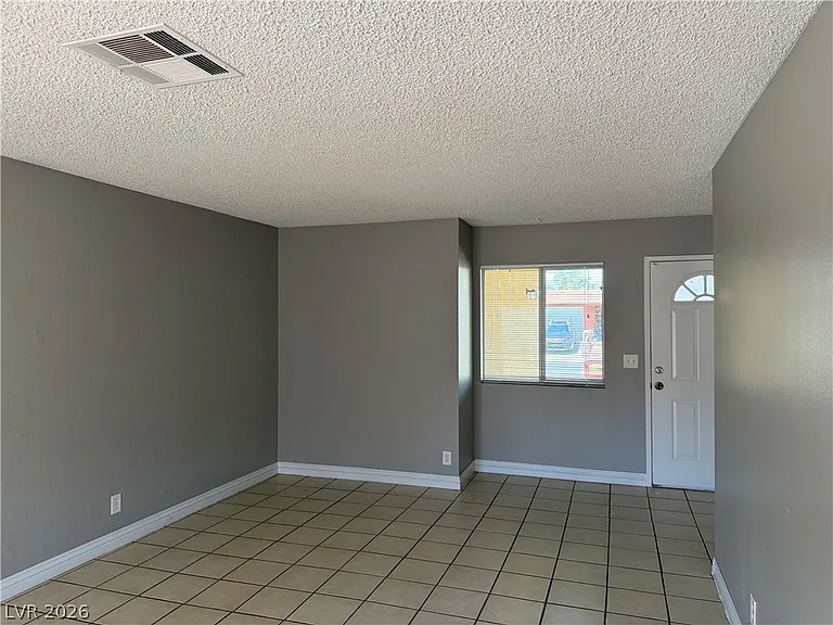 4732 Chantilly Ave — Photo 8